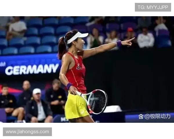 世界网球锦标赛揭幕战激烈进行 新星选手大放异彩打破多项纪录