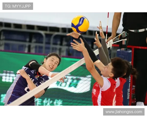 中国女排逆转夺冠展现团队精神全国球迷为之沸腾掀起新一轮排球热潮 中国女排逆转夺冠展现团队精神全国球迷为之沸腾掀起新一轮排球热潮