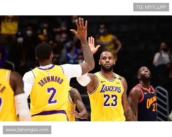 浓眉哥与詹姆斯联手带领湖人逆转勇士 获得季后赛首胜 浓眉哥与詹姆斯联手带领湖人逆转勇士 获得季后赛首胜