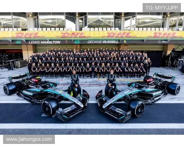 F1赛季最新动态:车队阵容变化与技术革新引发热议 F1赛季最新动态:车队阵容变化与技术革新引发热议