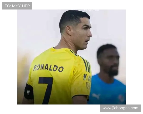 C罗加盟沙特豪门后首度亮相 打破进球纪录引发全球关注